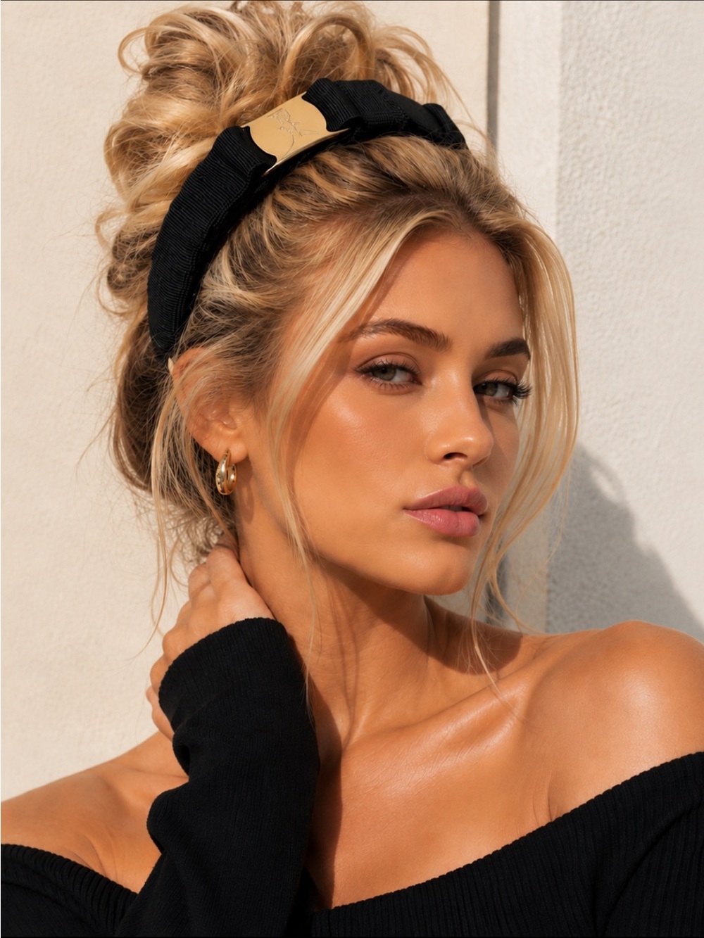 Salvatore Ferragamo Black Grosgrain Headband with Gold Plaque Bow